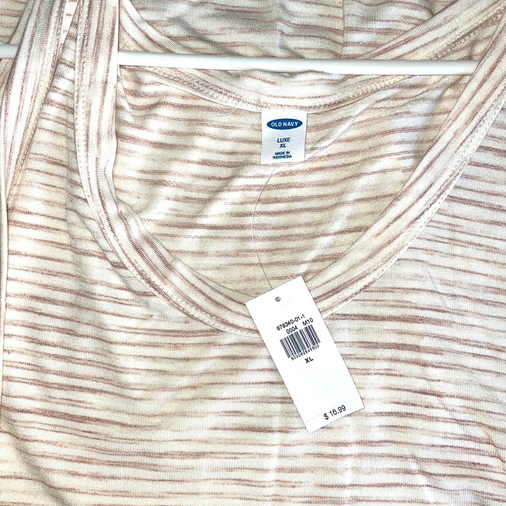 Old Navy Top - Picture 3 of 5